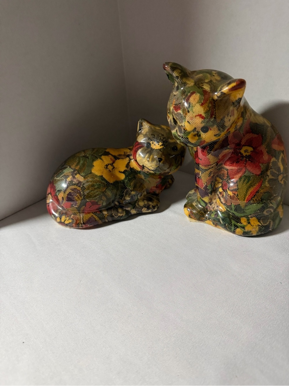 Vintage floral decoupage ceramic cat figurines grandma core patchwork style GUC - Picture 15 of 15
